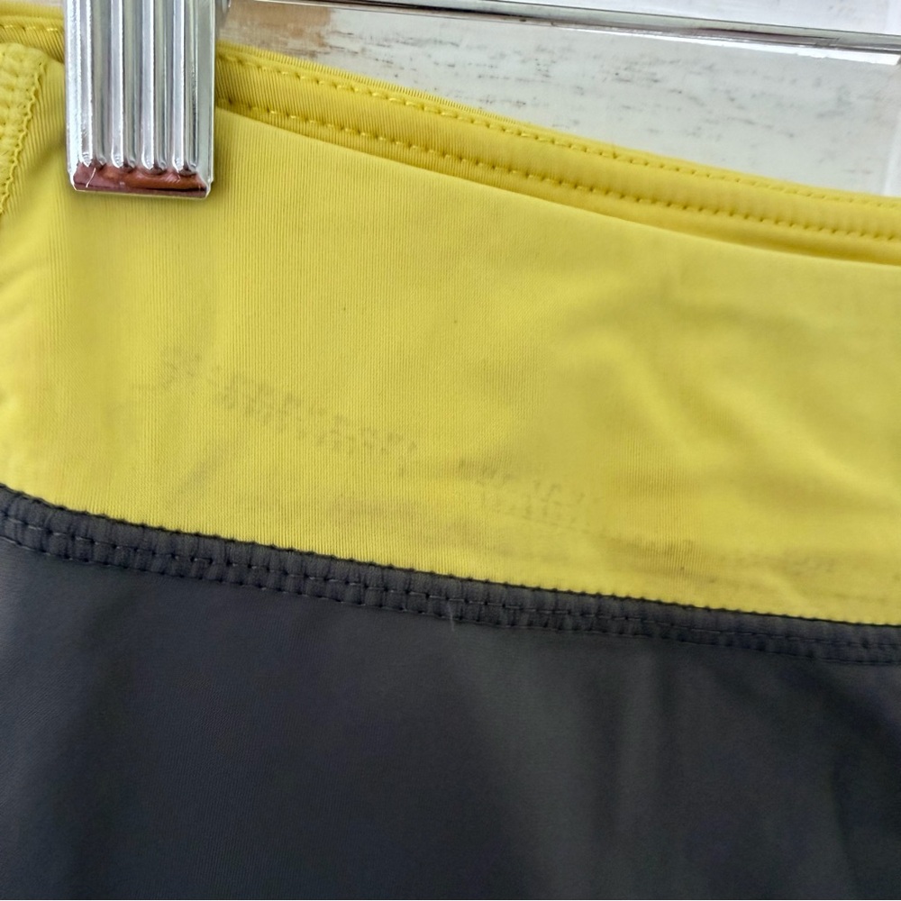 Kyodan | Ruched Colorblock Capris - Picture 3 of 6